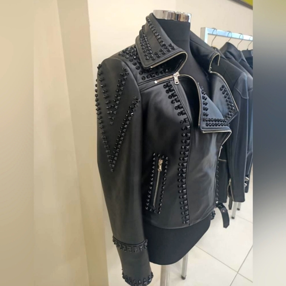 WOMEN'S GENUINE LEATHER JACKET - Picture 2 of 3